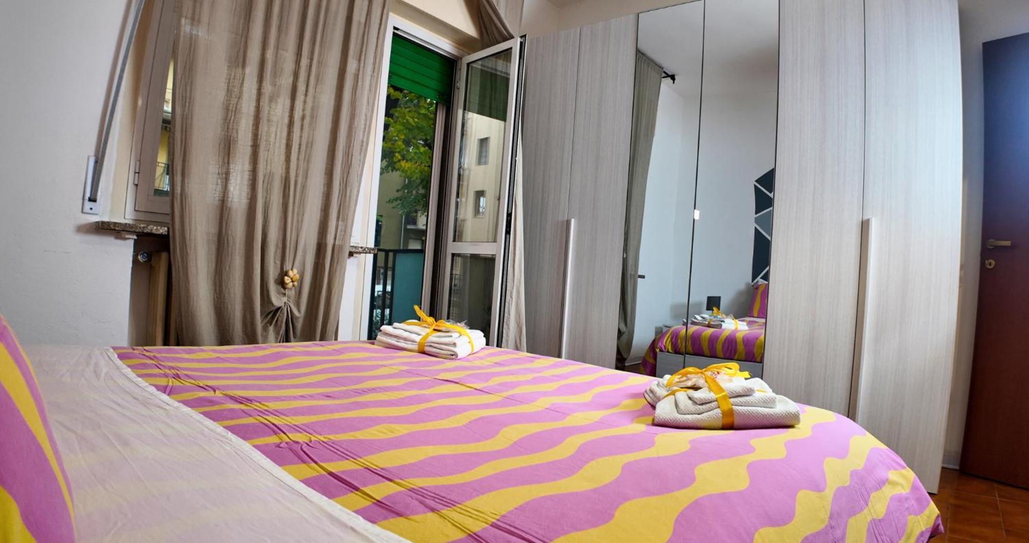 Апартаменты Stabia House Парма Экстерьер фото